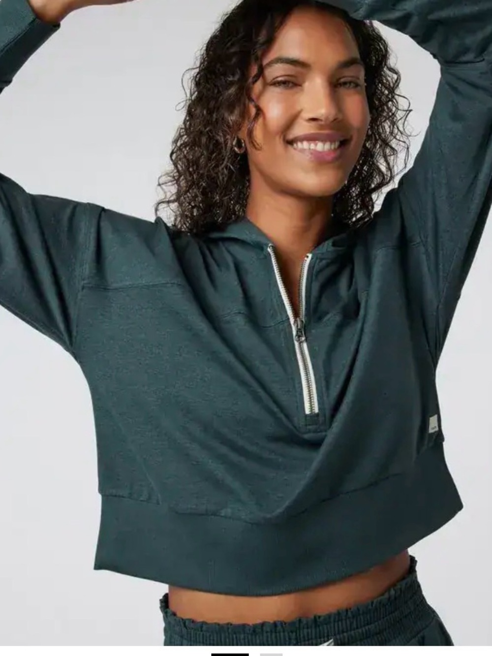 Vuori Halo Half Zip Cropped Hoodie Sweatshirt